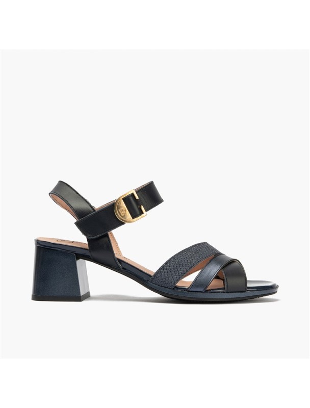 SANDALIA T