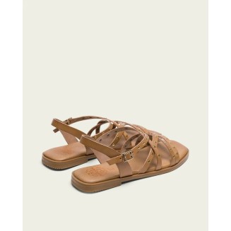 SANDALIA PLANA TACHAS