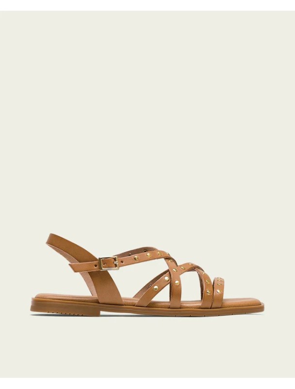 SANDALIA PLANA TACHAS
